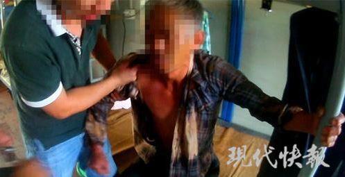 卖瓜女吃瓜视频搞笑版