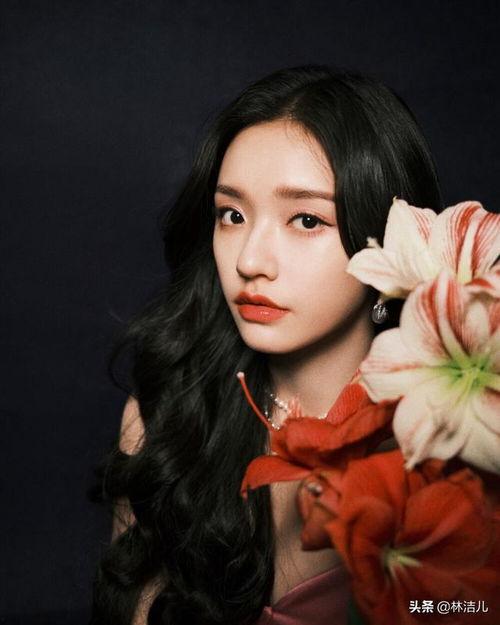 林允吃瓜壳视频,趣味视频引网友热议