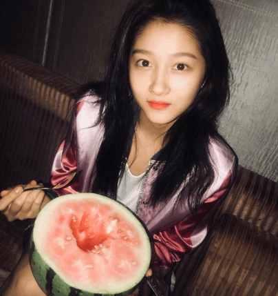 苏木吃瓜女星照片,照片曝光引发网友热议