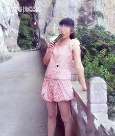 吃瓜小妹拍照,吃瓜小妹镜头下的趣味瞬间