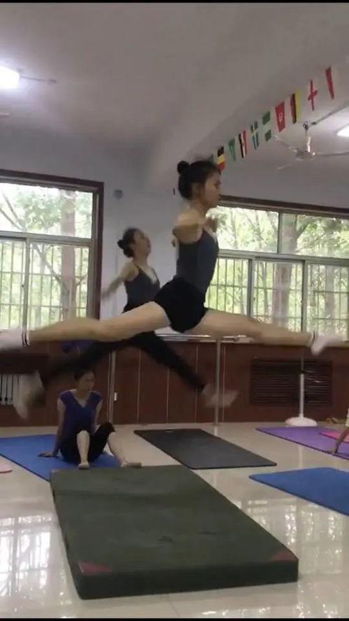 舞蹈学姐吃瓜,揭秘舞蹈圈那些不为人知的幕后故事