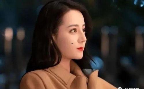 美女吃瓜博主,美女吃瓜博主的美食探秘之旅