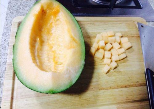 吃哈密瓜的狐狸,哈密瓜诱惑下的狐狸美食之旅