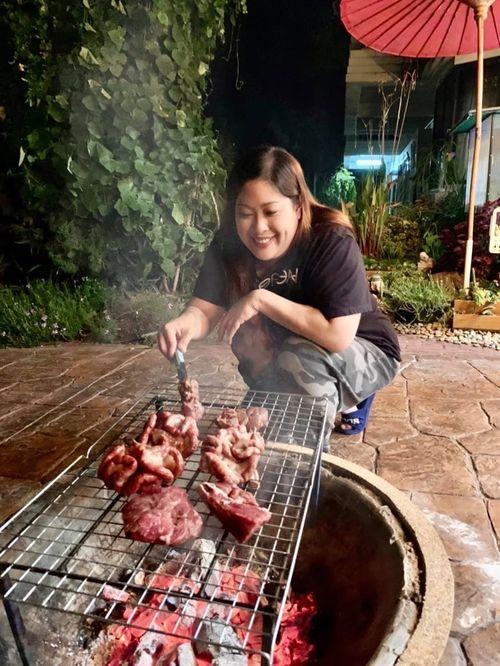 精神小妹临沂吃瓜,笑料百出！